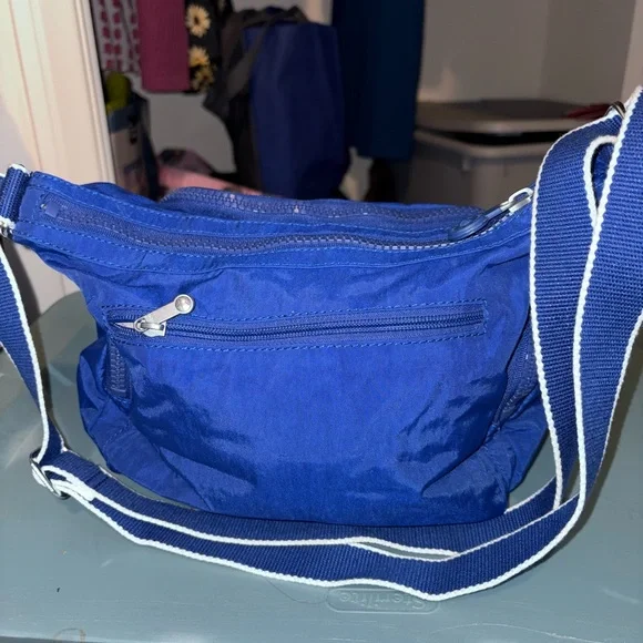 Beautiful Kipling purse - Picture 2 of 3